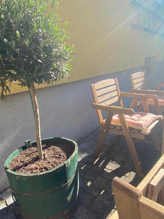 Gemutliches Zimmer Im Innenhof Jois Exterior foto
